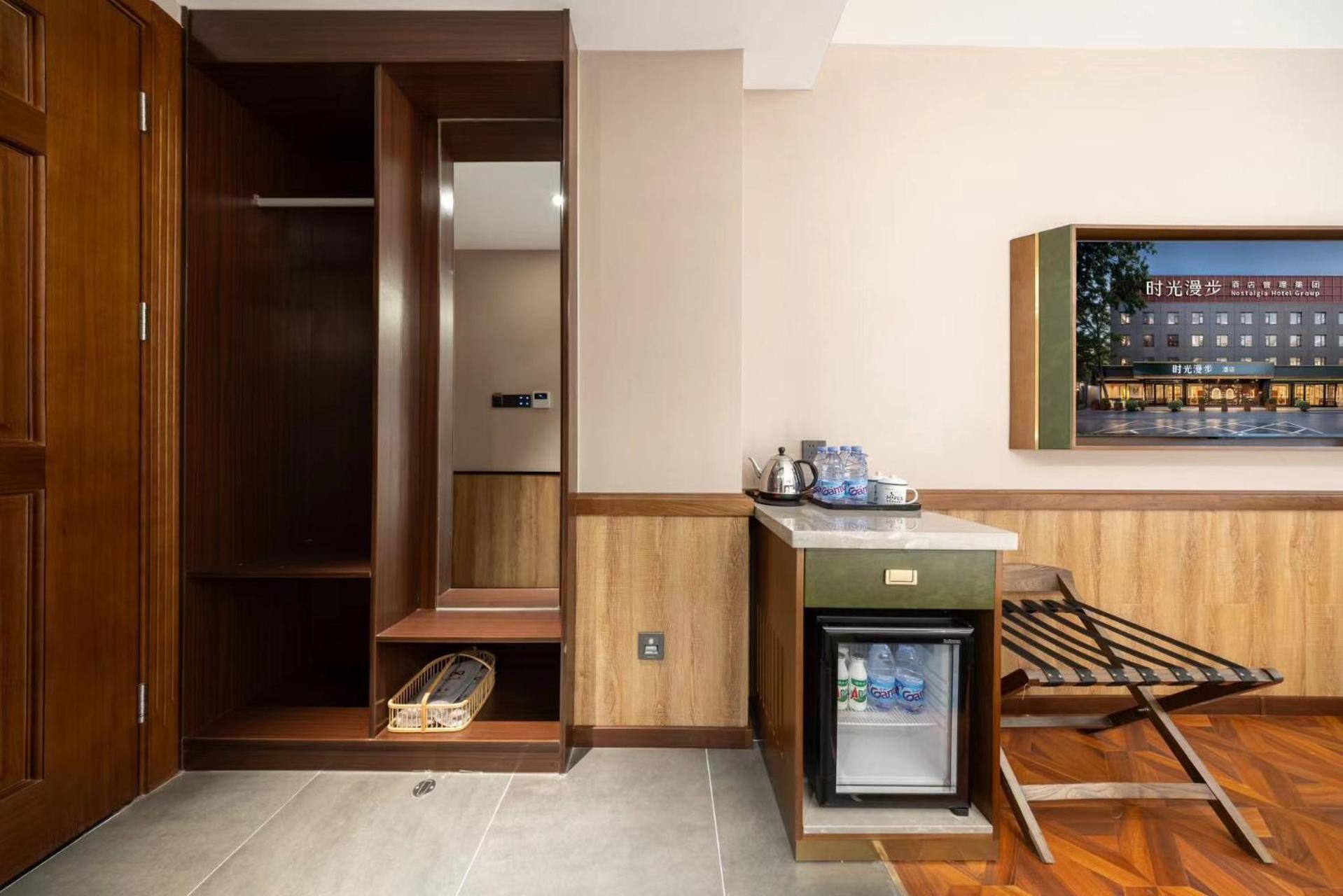 Nost Algia Hotel Near Beijing Panjiayuan Antique Market- Beijing Happy Valley, Cbd, China Zun And Sanlitun, Tian'Anmen Square, Free Ice Cream, Mineral Water, Coffee, Snacks And Laundry Service, Free Gymnastic, English Communication Well Extérieur photo