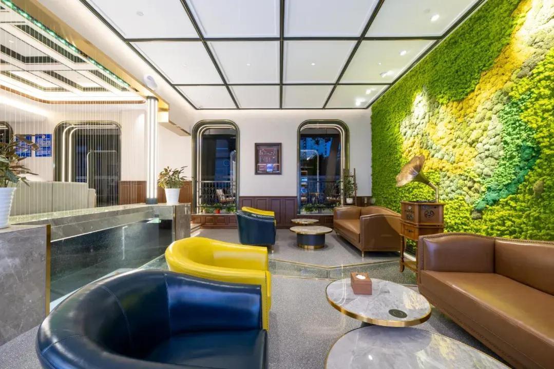 Nost Algia Hotel Near Beijing Panjiayuan Antique Market- Beijing Happy Valley, Cbd, China Zun And Sanlitun, Tian'Anmen Square, Free Ice Cream, Mineral Water, Coffee, Snacks And Laundry Service, Free Gymnastic, English Communication Well Extérieur photo