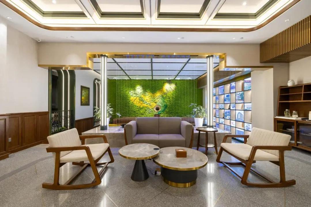 Nost Algia Hotel Near Beijing Panjiayuan Antique Market- Beijing Happy Valley, Cbd, China Zun And Sanlitun, Tian'Anmen Square, Free Ice Cream, Mineral Water, Coffee, Snacks And Laundry Service, Free Gymnastic, English Communication Well Extérieur photo