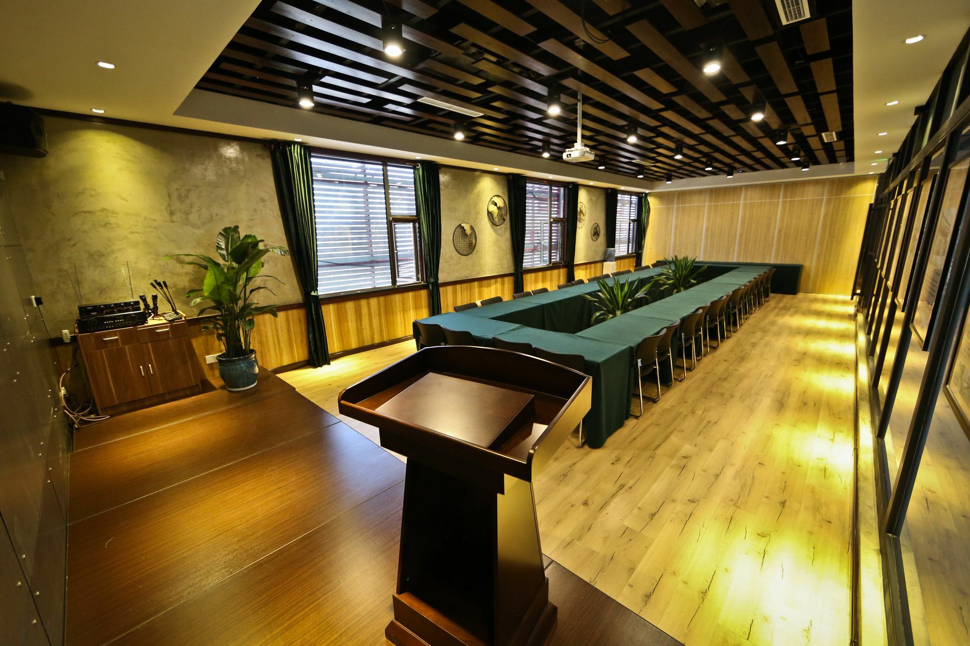 Nost Algia Hotel Near Beijing Panjiayuan Antique Market- Beijing Happy Valley, Cbd, China Zun And Sanlitun, Tian'Anmen Square, Free Ice Cream, Mineral Water, Coffee, Snacks And Laundry Service, Free Gymnastic, English Communication Well Extérieur photo