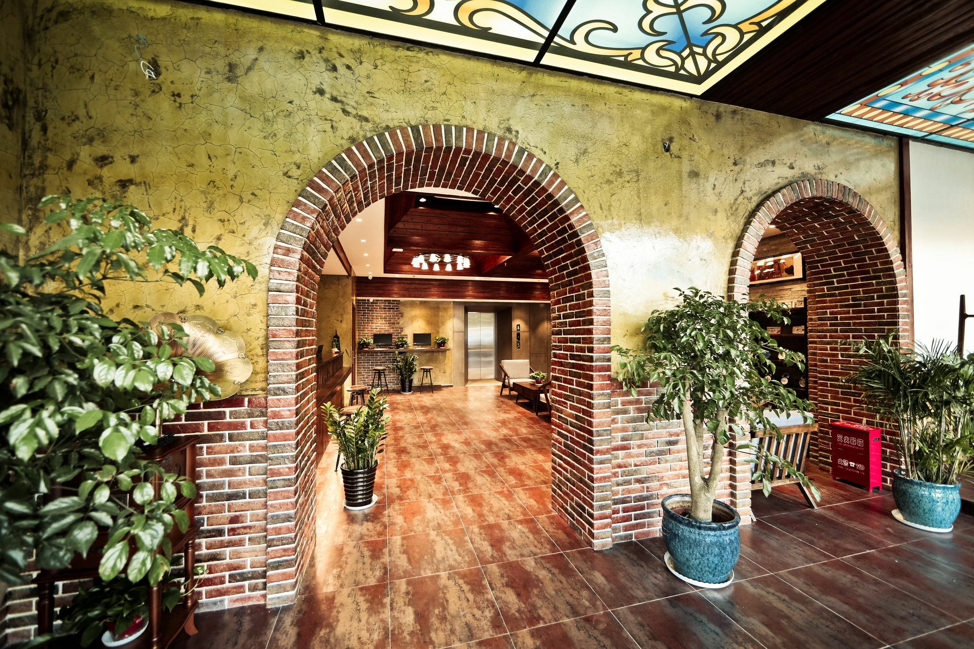 Nost Algia Hotel Near Beijing Panjiayuan Antique Market- Beijing Happy Valley, Cbd, China Zun And Sanlitun, Tian'Anmen Square, Free Ice Cream, Mineral Water, Coffee, Snacks And Laundry Service, Free Gymnastic, English Communication Well Extérieur photo