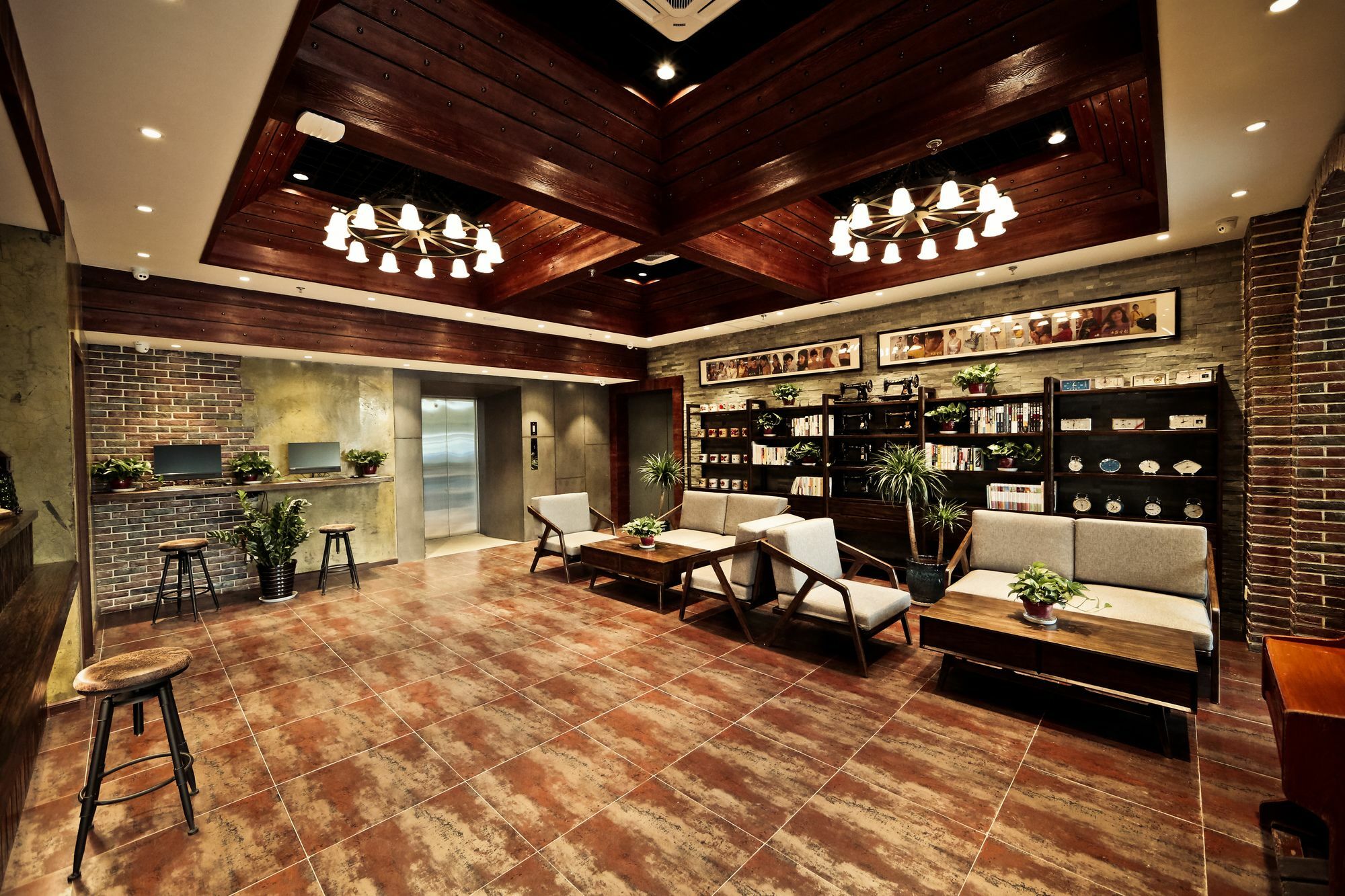 Nost Algia Hotel Near Beijing Panjiayuan Antique Market- Beijing Happy Valley, Cbd, China Zun And Sanlitun, Tian'Anmen Square, Free Ice Cream, Mineral Water, Coffee, Snacks And Laundry Service, Free Gymnastic, English Communication Well Extérieur photo