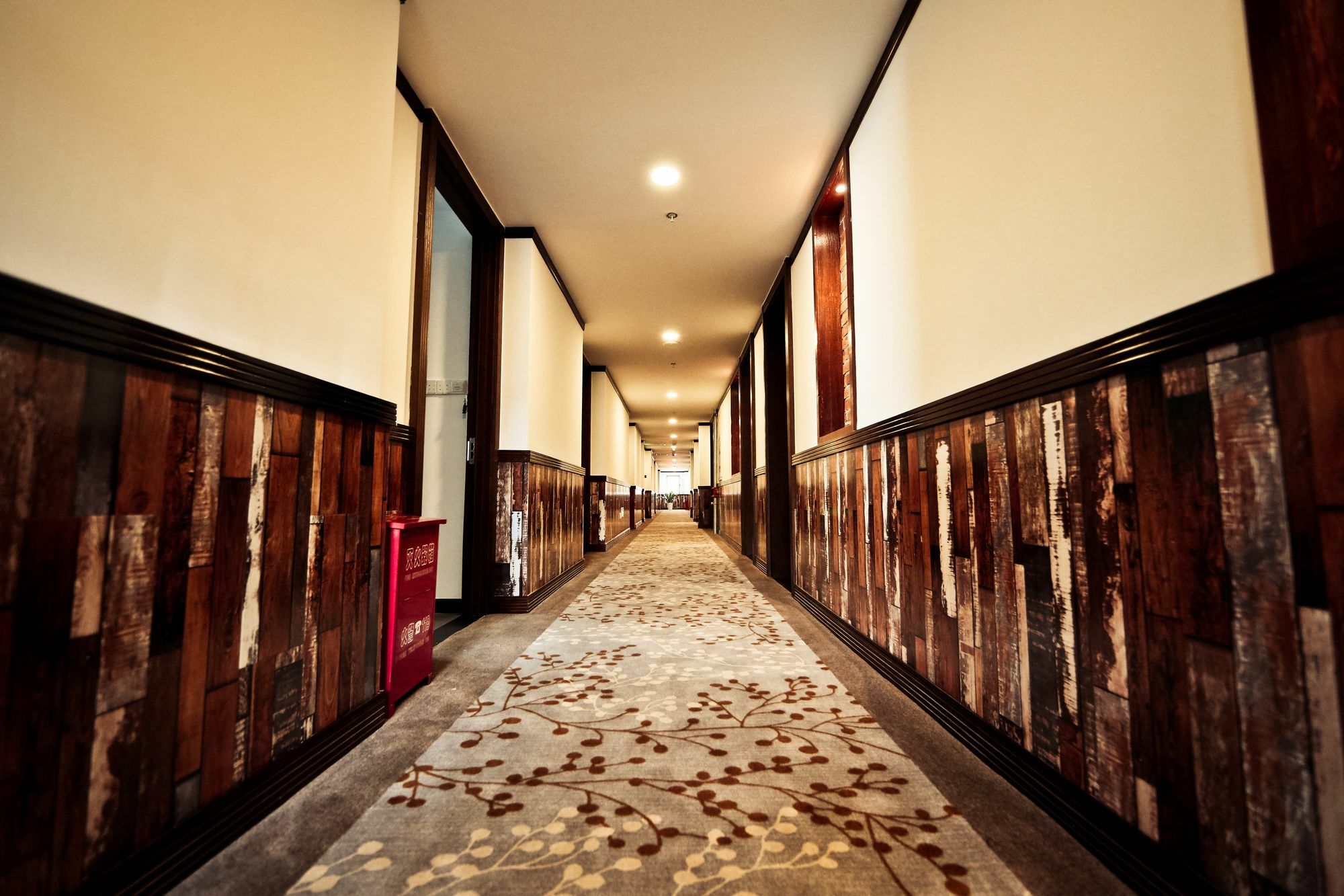 Nost Algia Hotel Near Beijing Panjiayuan Antique Market- Beijing Happy Valley, Cbd, China Zun And Sanlitun, Tian'Anmen Square, Free Ice Cream, Mineral Water, Coffee, Snacks And Laundry Service, Free Gymnastic, English Communication Well Extérieur photo